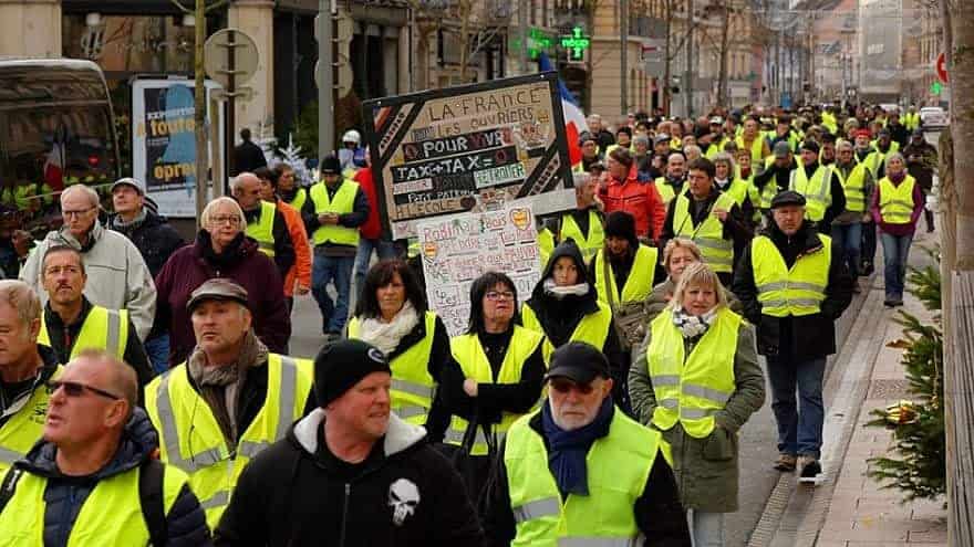 italian yellow vest protestors